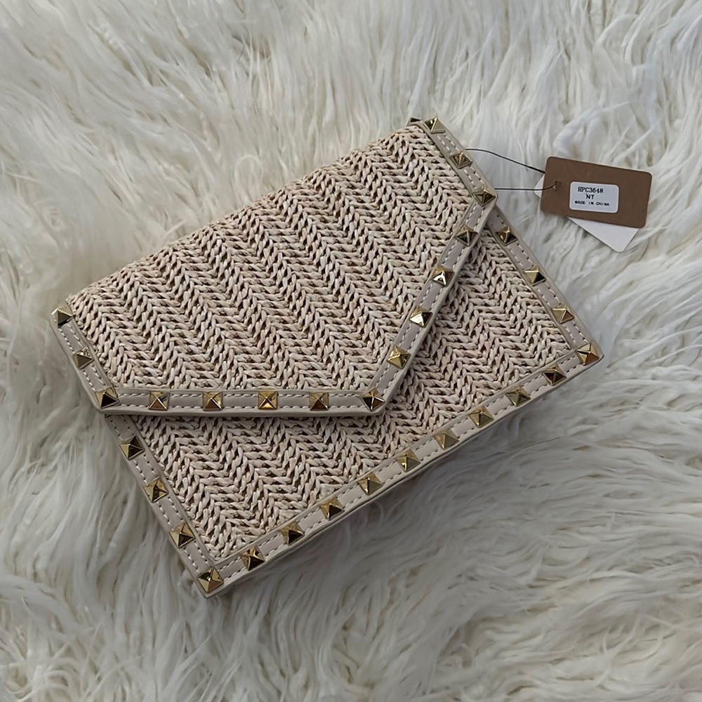 Cream & Gold Studded Purse NWT 🔥